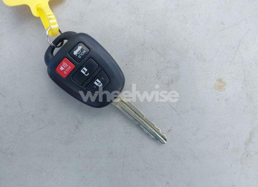 Photo 11 of 2017 Toyota Corolla LE (VIN 5YFBURHE6HP626302)