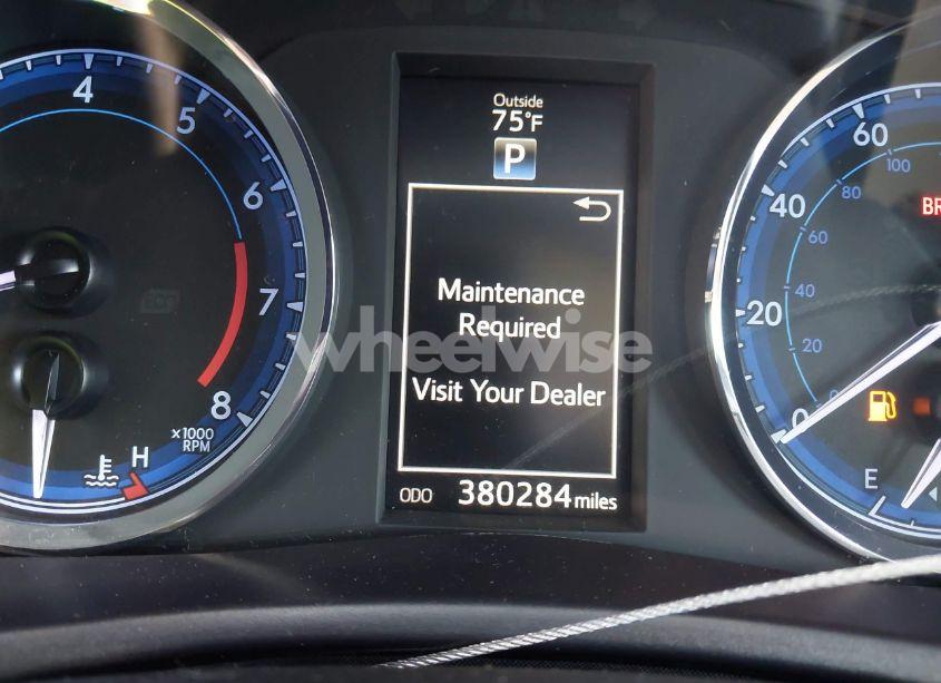 Photo 15 of 2017 Toyota Corolla SE (VIN 5YFBURHE6HP652091)