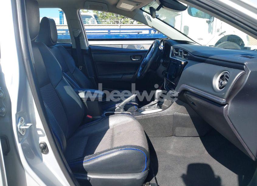 Photo 5 of 2017 Toyota Corolla SE (VIN 5YFBURHE6HP652091)