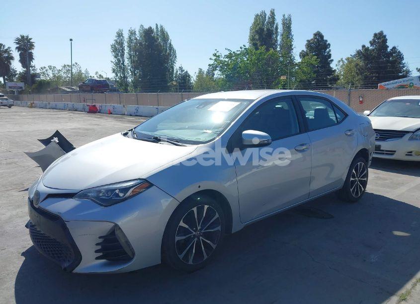 Photo 6 of 2017 Toyota Corolla SE (VIN 5YFBURHE6HP652091)