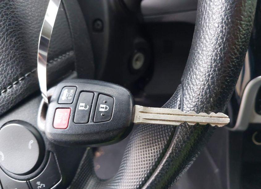 Photo 11 of 2017 Toyota Corolla LE (VIN 5YFBURHE6HP663933)