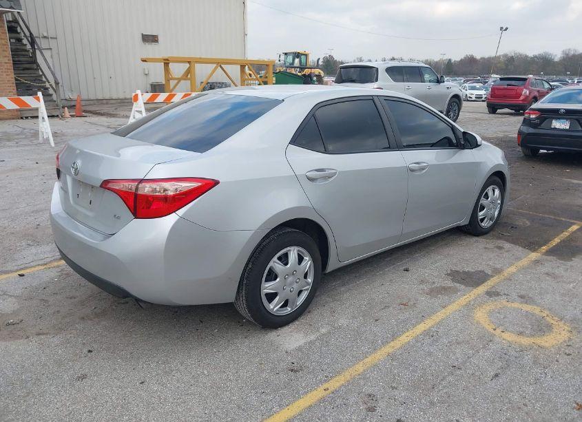 Photo 4 of 2017 Toyota Corolla LE (VIN 5YFBURHE6HP663933)