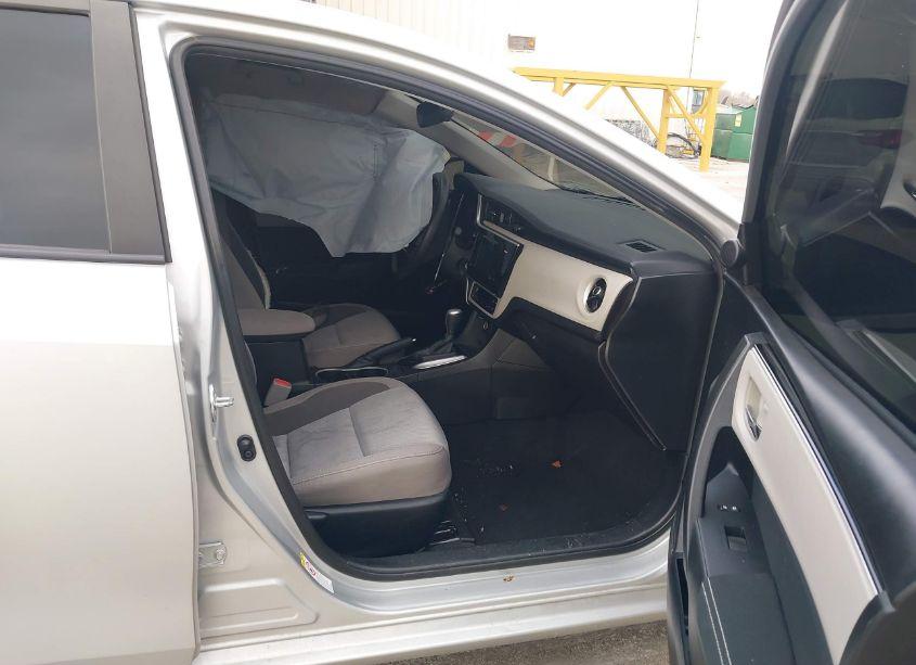 Photo 5 of 2017 Toyota Corolla LE (VIN 5YFBURHE6HP663933)