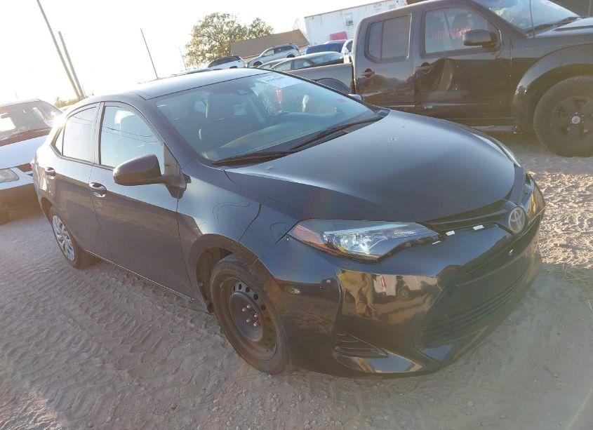 2017 Toyota Corolla L/LE/SE/SE SPECIAL EDITION/XLE/XSE (VIN 5YFBURHE6HP665522) main photo