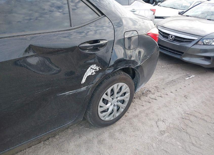 Photo 17 of 2017 Toyota Corolla L/LE/SE/SE SPECIAL EDITION/XLE/XSE (VIN 5YFBURHE6HP665522)