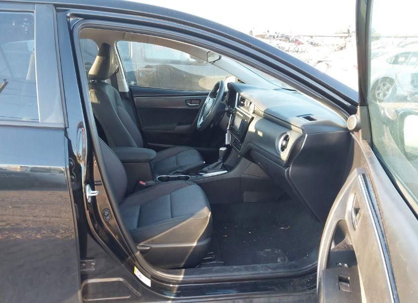 Photo 5 of 2017 Toyota Corolla L/LE/SE/SE SPECIAL EDITION/XLE/XSE (VIN 5YFBURHE6HP665522)