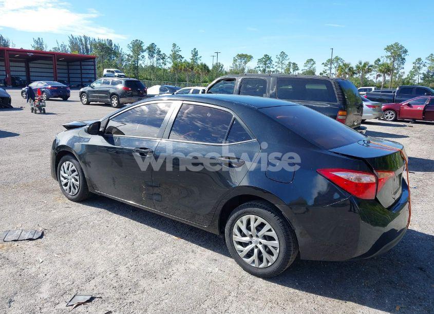 Photo 3 of 2017 Toyota Corolla LE (VIN 5YFBURHE6HP670476)