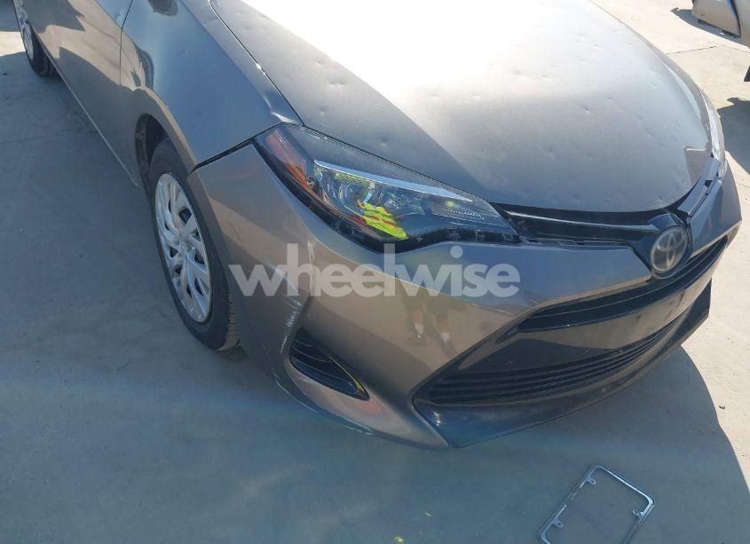 Photo 17 of 2017 Toyota Corolla LE (VIN 5YFBURHE6HP670722)