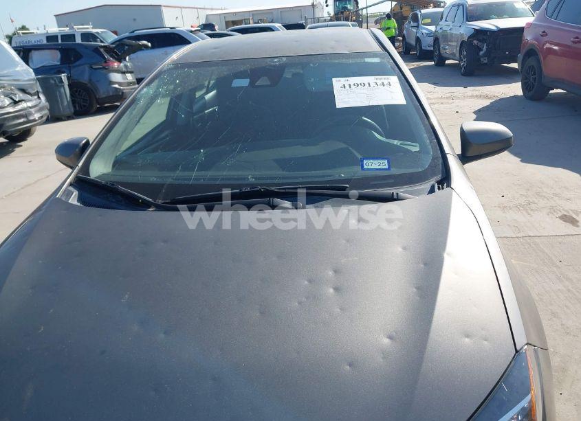 Photo 6 of 2017 Toyota Corolla LE (VIN 5YFBURHE6HP670722)