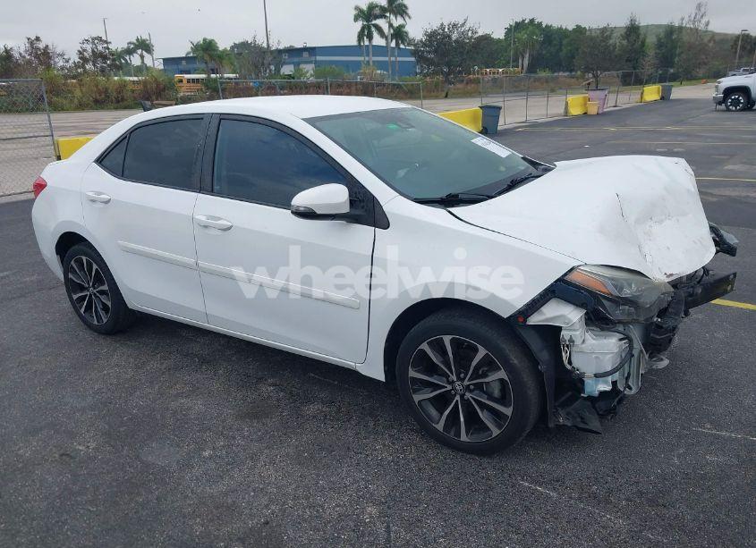 2017 Toyota Corolla SE (VIN 5YFBURHE6HP671997) main photo