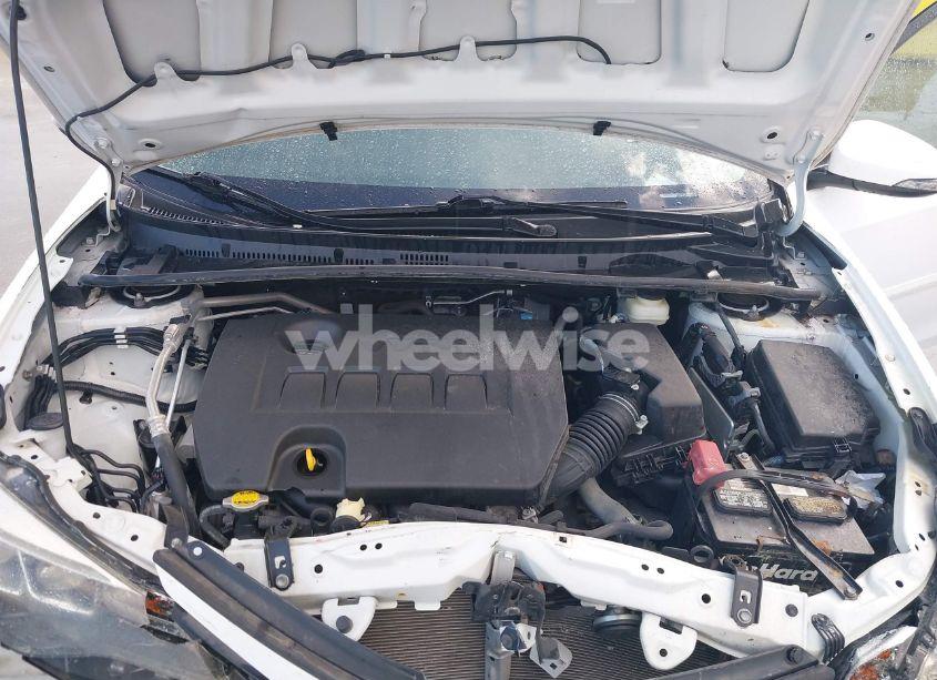 Photo 10 of 2017 Toyota Corolla SE (VIN 5YFBURHE6HP671997)