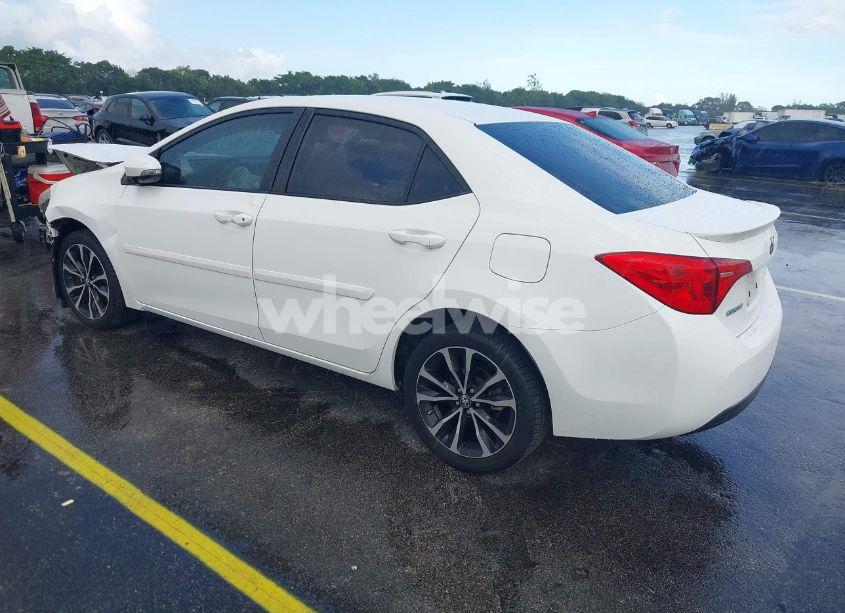 Photo 3 of 2017 Toyota Corolla SE (VIN 5YFBURHE6HP671997)