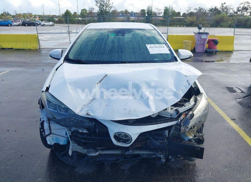 Photo 6 of 2017 Toyota Corolla SE (VIN 5YFBURHE6HP671997)