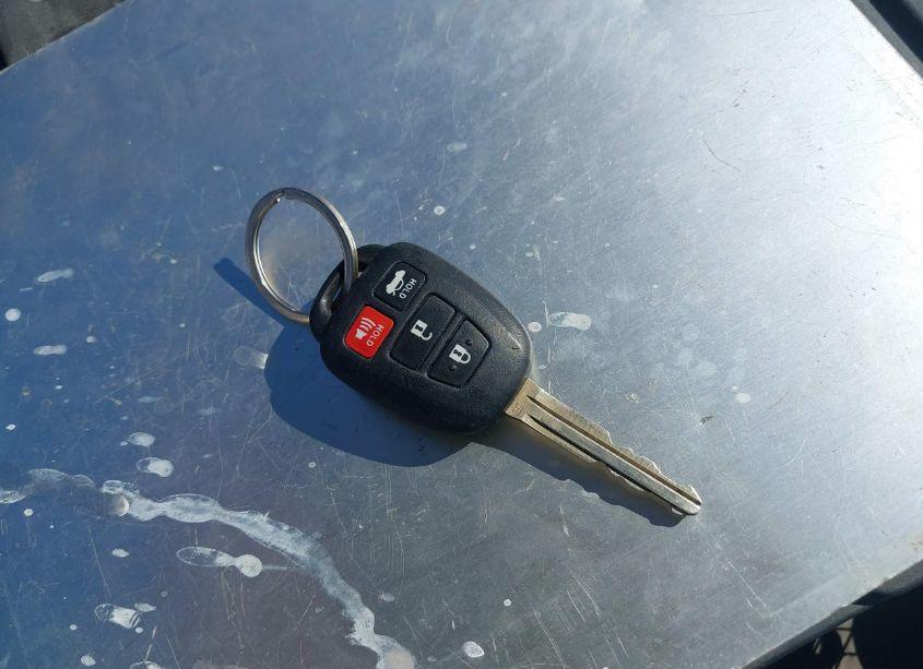 Photo 11 of 2017 Toyota Corolla LE (VIN 5YFBURHE6HP694681)