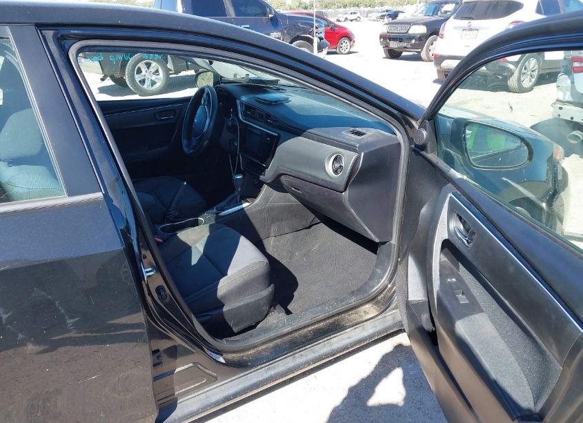 Photo 5 of 2017 Toyota Corolla LE (VIN 5YFBURHE6HP705386)