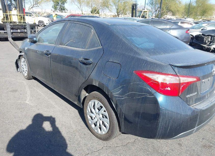Photo 3 of 2017 Toyota Corolla LE (VIN 5YFBURHE6HP715433)