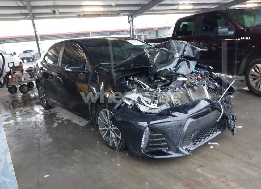 2017 Toyota Corolla SE (VIN 5YFBURHE6HP726299) main photo