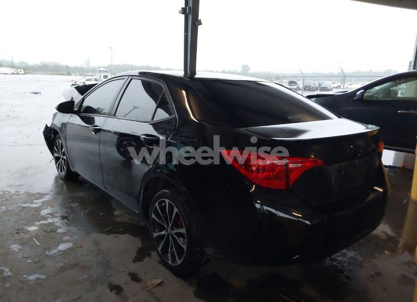 Photo 3 of 2017 Toyota Corolla SE (VIN 5YFBURHE6HP726299)