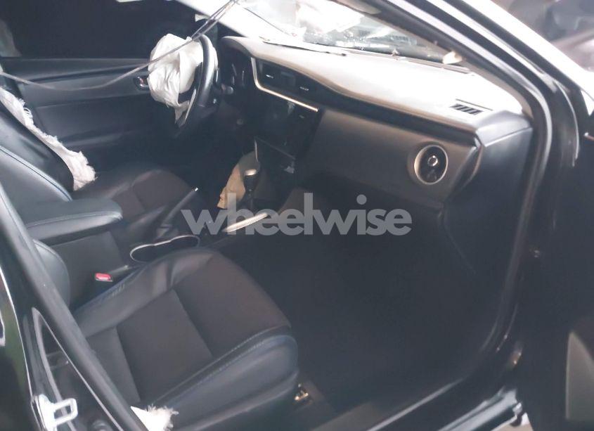 Photo 5 of 2017 Toyota Corolla SE (VIN 5YFBURHE6HP726299)