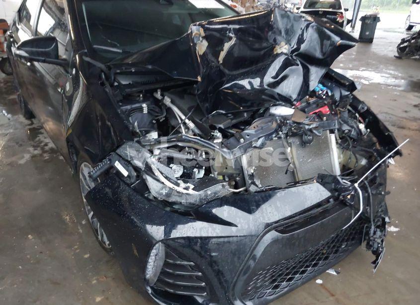 Photo 6 of 2017 Toyota Corolla SE (VIN 5YFBURHE6HP726299)