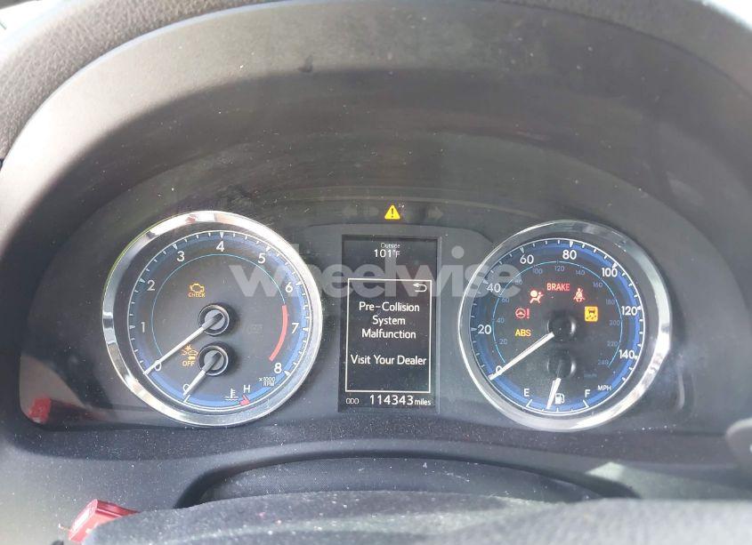 Photo 7 of 2017 Toyota Corolla SE (VIN 5YFBURHE6HP726299)