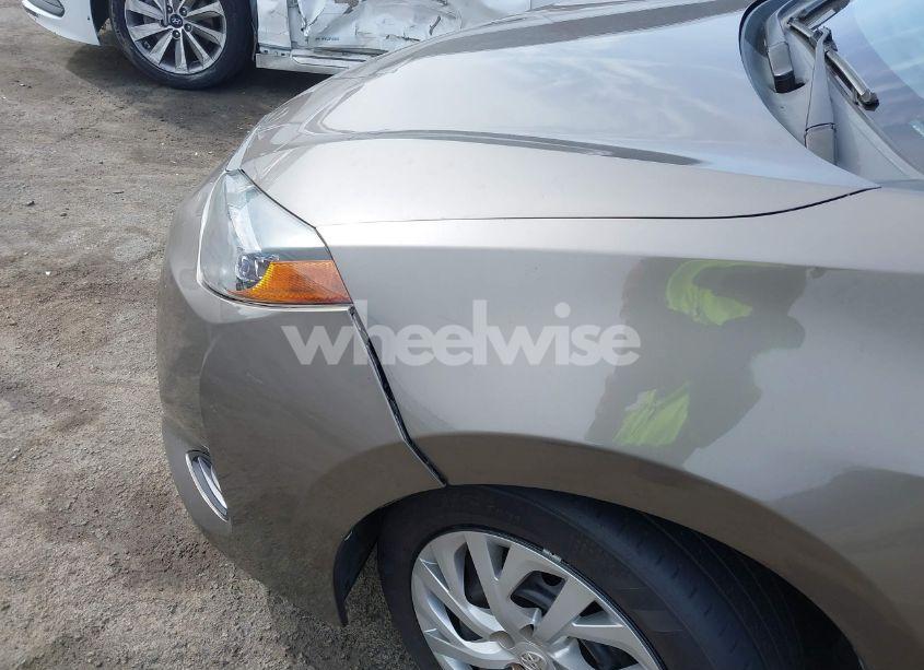 Photo 20 of 2017 Toyota Corolla LE (VIN 5YFBURHE6HP734029)