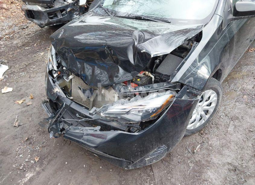 Photo 6 of 2017 Toyota Corolla LE (VIN 5YFBURHE6HP735844)