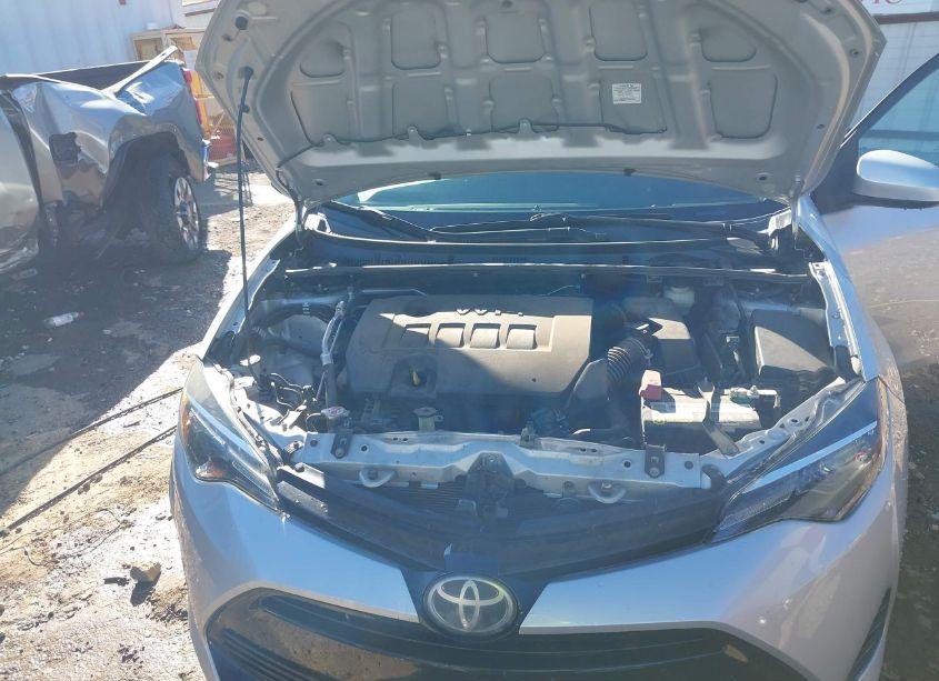 Photo 10 of 2018 Toyota Corolla LE (VIN 5YFBURHE6JP740340)