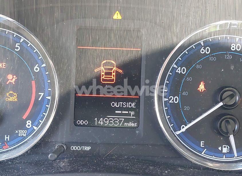 Photo 15 of 2018 Toyota Corolla LE (VIN 5YFBURHE6JP756876)