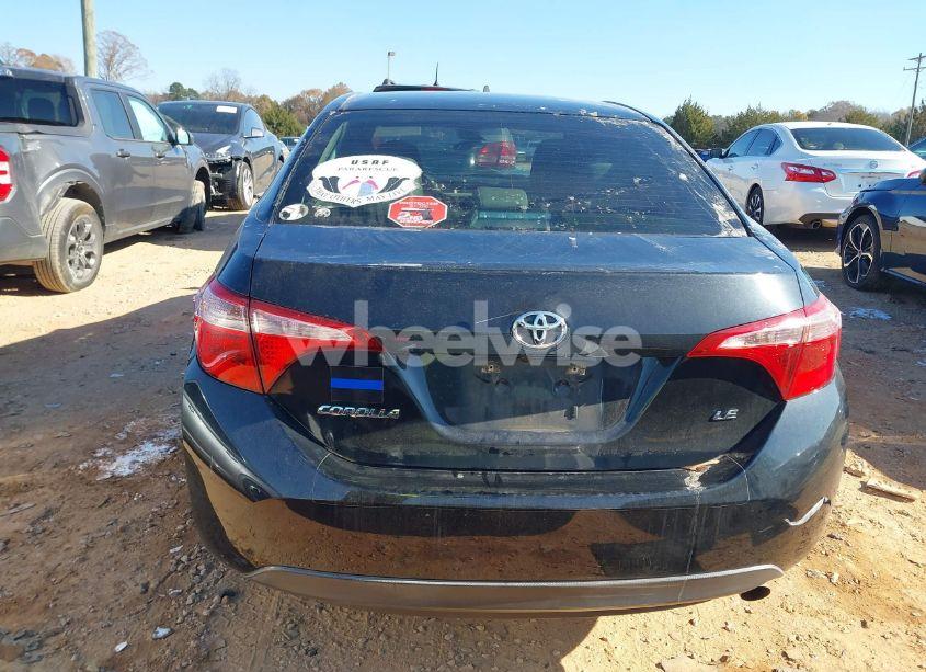 Photo 16 of 2018 Toyota Corolla LE (VIN 5YFBURHE6JP756876)