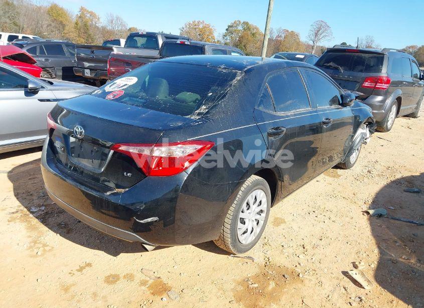 Photo 4 of 2018 Toyota Corolla LE (VIN 5YFBURHE6JP756876)