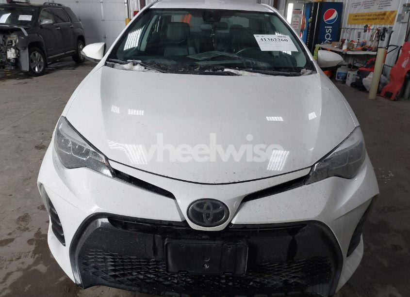 Photo 11 of 2018 Toyota Corolla SE (VIN 5YFBURHE6JP764394)