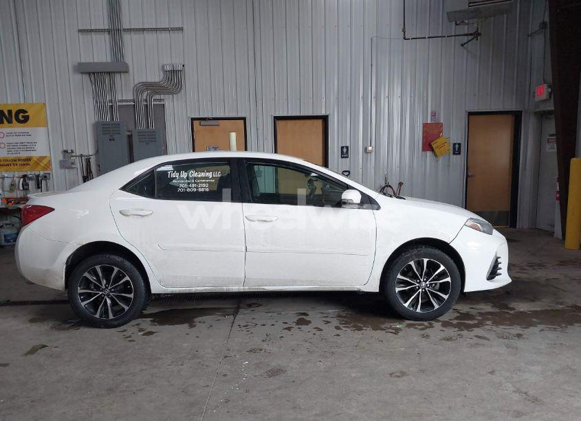 Photo 12 of 2018 Toyota Corolla SE (VIN 5YFBURHE6JP764394)