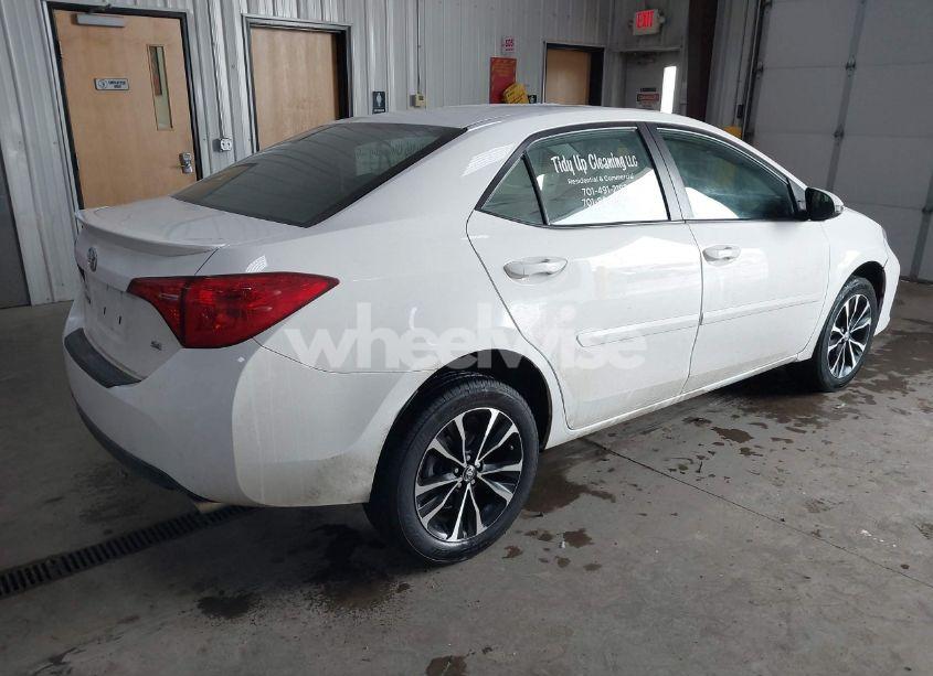 Photo 4 of 2018 Toyota Corolla SE (VIN 5YFBURHE6JP764394)