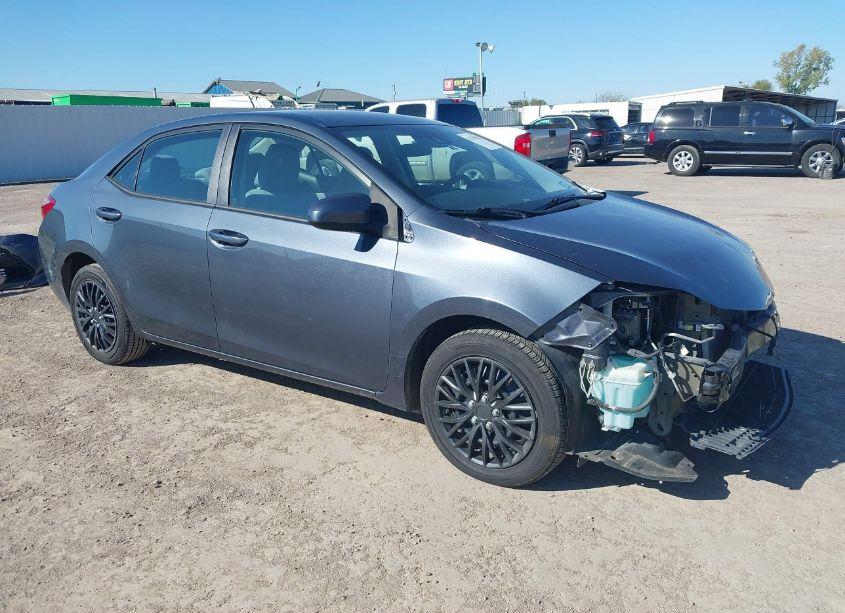 2018 Toyota Corolla LE (VIN 5YFBURHE6JP765013) main photo