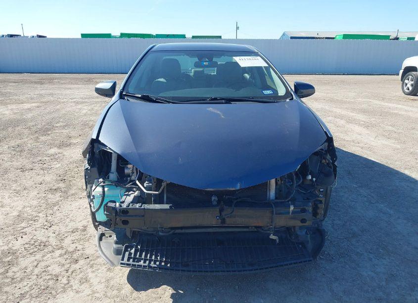 Photo 13 of 2018 Toyota Corolla LE (VIN 5YFBURHE6JP765013)