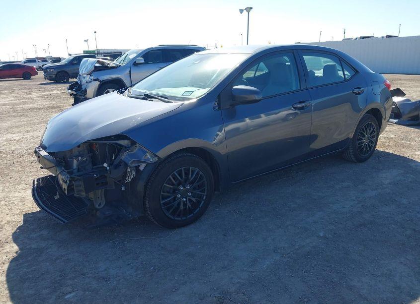 Photo 2 of 2018 Toyota Corolla LE (VIN 5YFBURHE6JP765013)