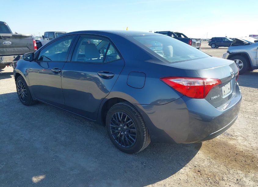 Photo 3 of 2018 Toyota Corolla LE (VIN 5YFBURHE6JP765013)