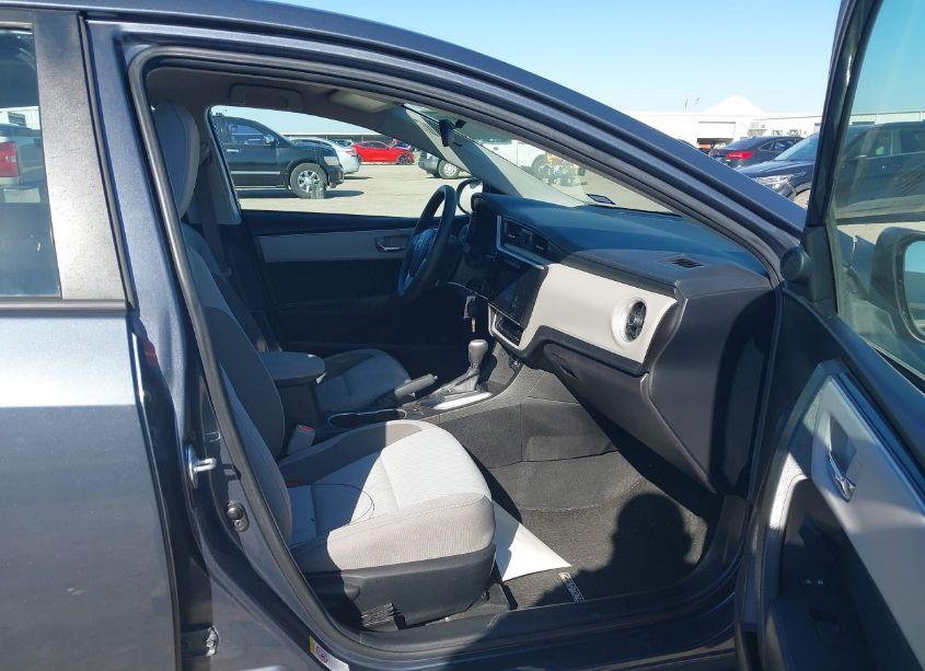 Photo 5 of 2018 Toyota Corolla LE (VIN 5YFBURHE6JP765013)