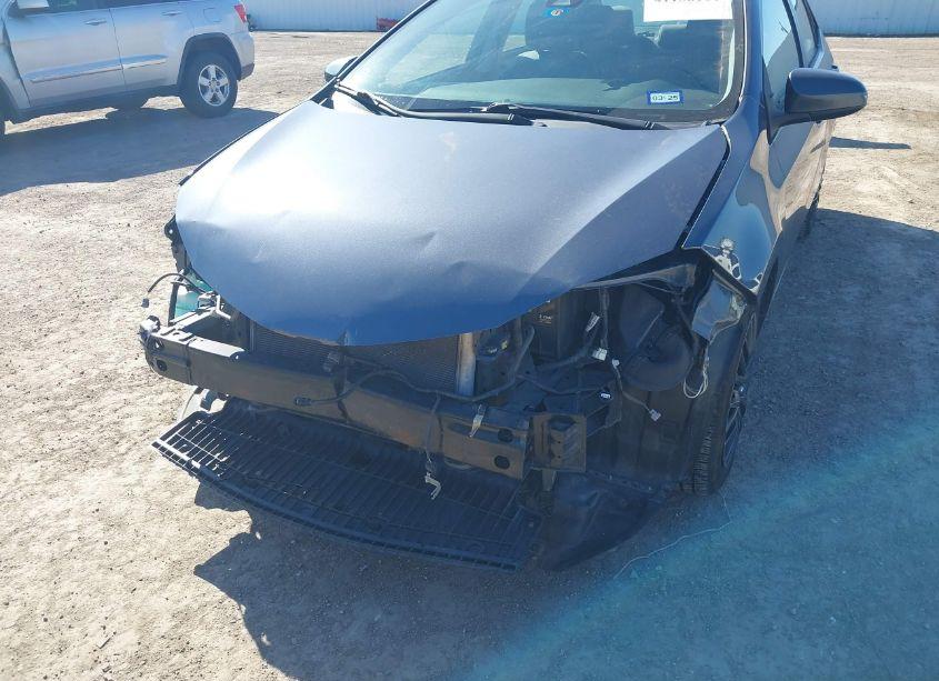 Photo 6 of 2018 Toyota Corolla LE (VIN 5YFBURHE6JP765013)