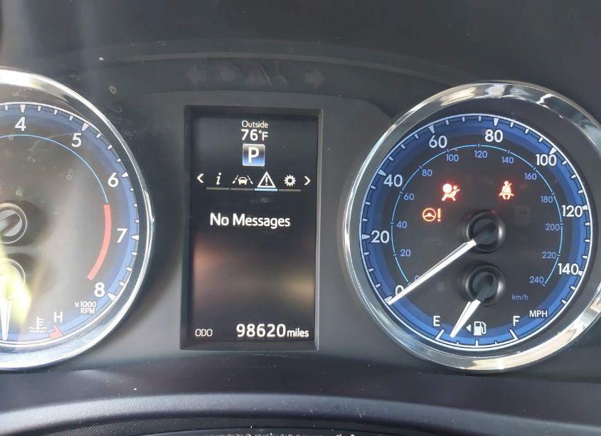 Photo 15 of 2018 Toyota Corolla SE (VIN 5YFBURHE6JP775640)