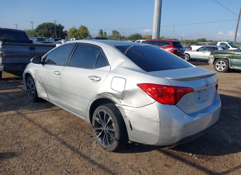 Photo 6 of 2018 Toyota Corolla SE (VIN 5YFBURHE6JP775640)