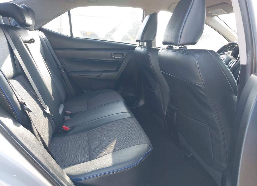 Photo 8 of 2018 Toyota Corolla SE (VIN 5YFBURHE6JP775640)