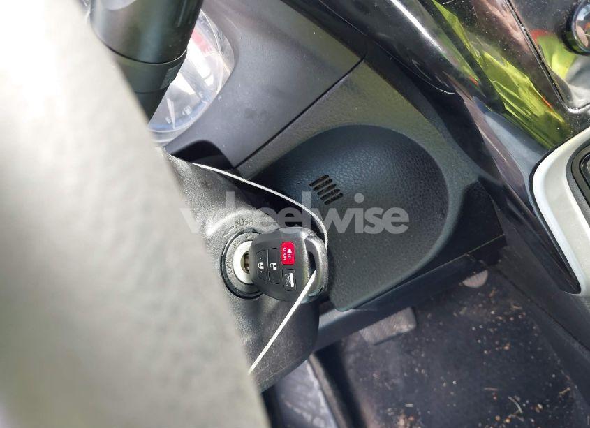 Photo 11 of 2018 Toyota Corolla LE (VIN 5YFBURHE6JP777209)