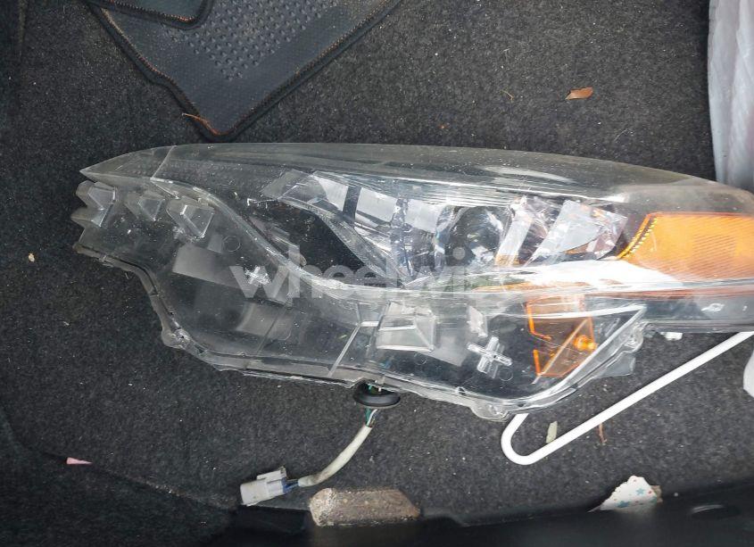 Photo 12 of 2018 Toyota Corolla LE (VIN 5YFBURHE6JP777209)