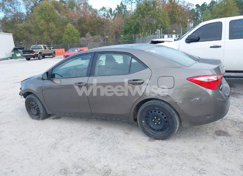 Photo 15 of 2018 Toyota Corolla LE (VIN 5YFBURHE6JP777209)