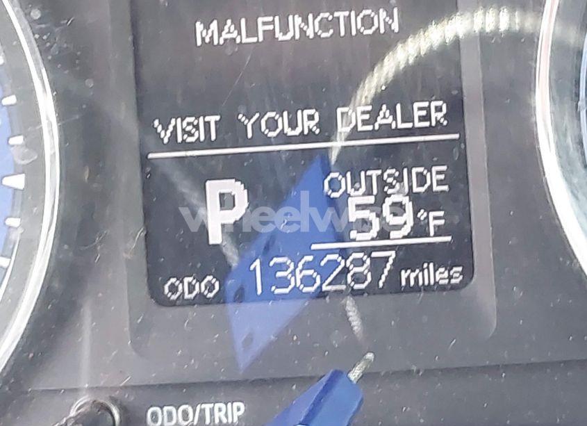 Photo 16 of 2018 Toyota Corolla LE (VIN 5YFBURHE6JP777209)