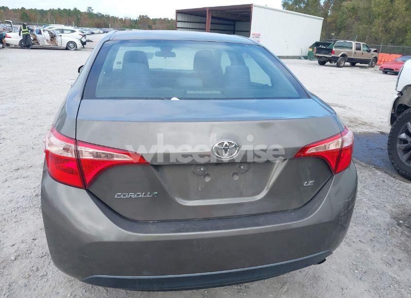 Photo 17 of 2018 Toyota Corolla LE (VIN 5YFBURHE6JP777209)