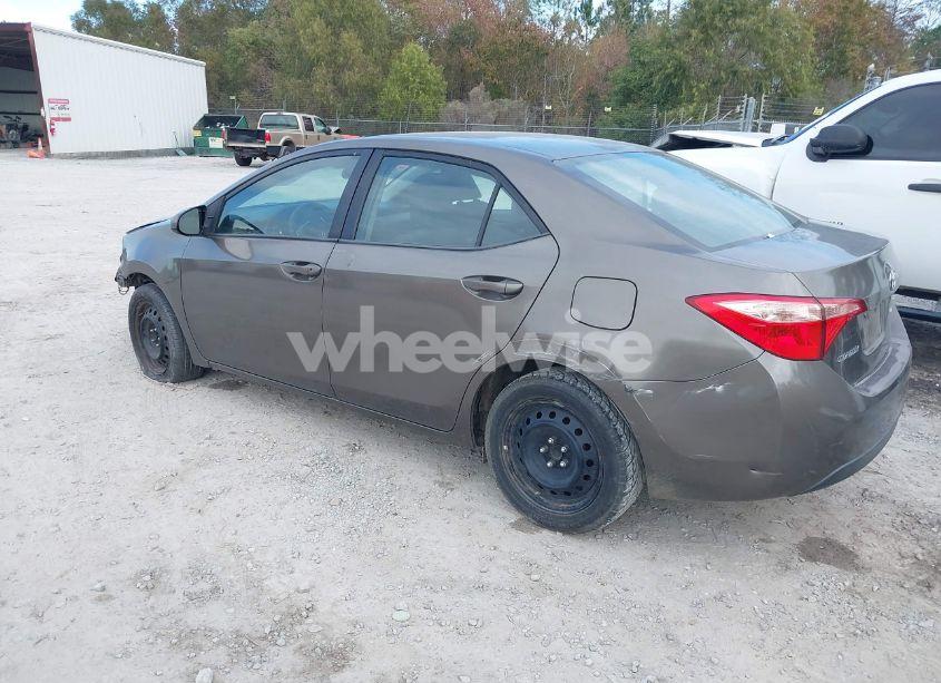 Photo 3 of 2018 Toyota Corolla LE (VIN 5YFBURHE6JP777209)