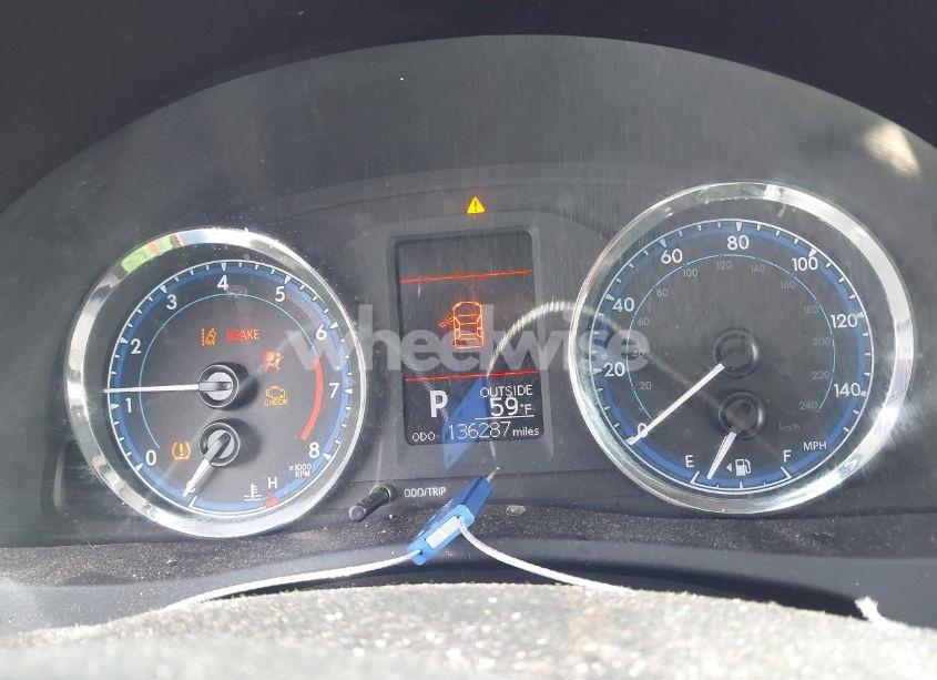 Photo 7 of 2018 Toyota Corolla LE (VIN 5YFBURHE6JP777209)